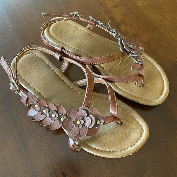 Nicole brown sandals size 5.5 - Picture 2 of 3